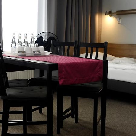 Hostel Helios Września Eksteriør billede