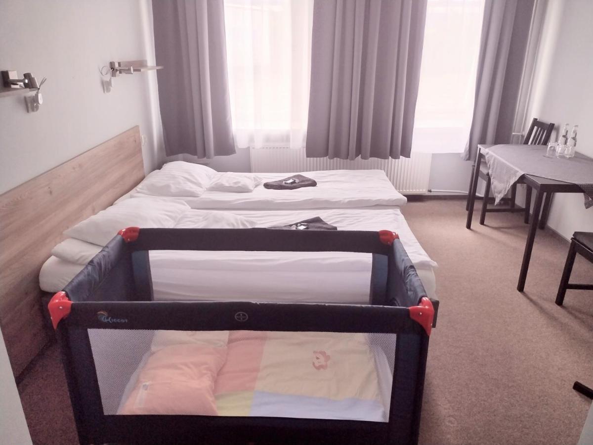 Hostel Helios Września Eksteriør billede