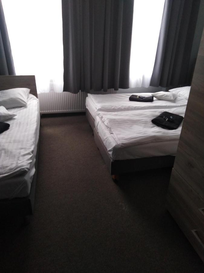 Hostel Helios Września Eksteriør billede